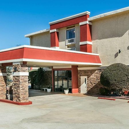 Ramada By Wyndham Oklahoma City Airport North Экстерьер фото