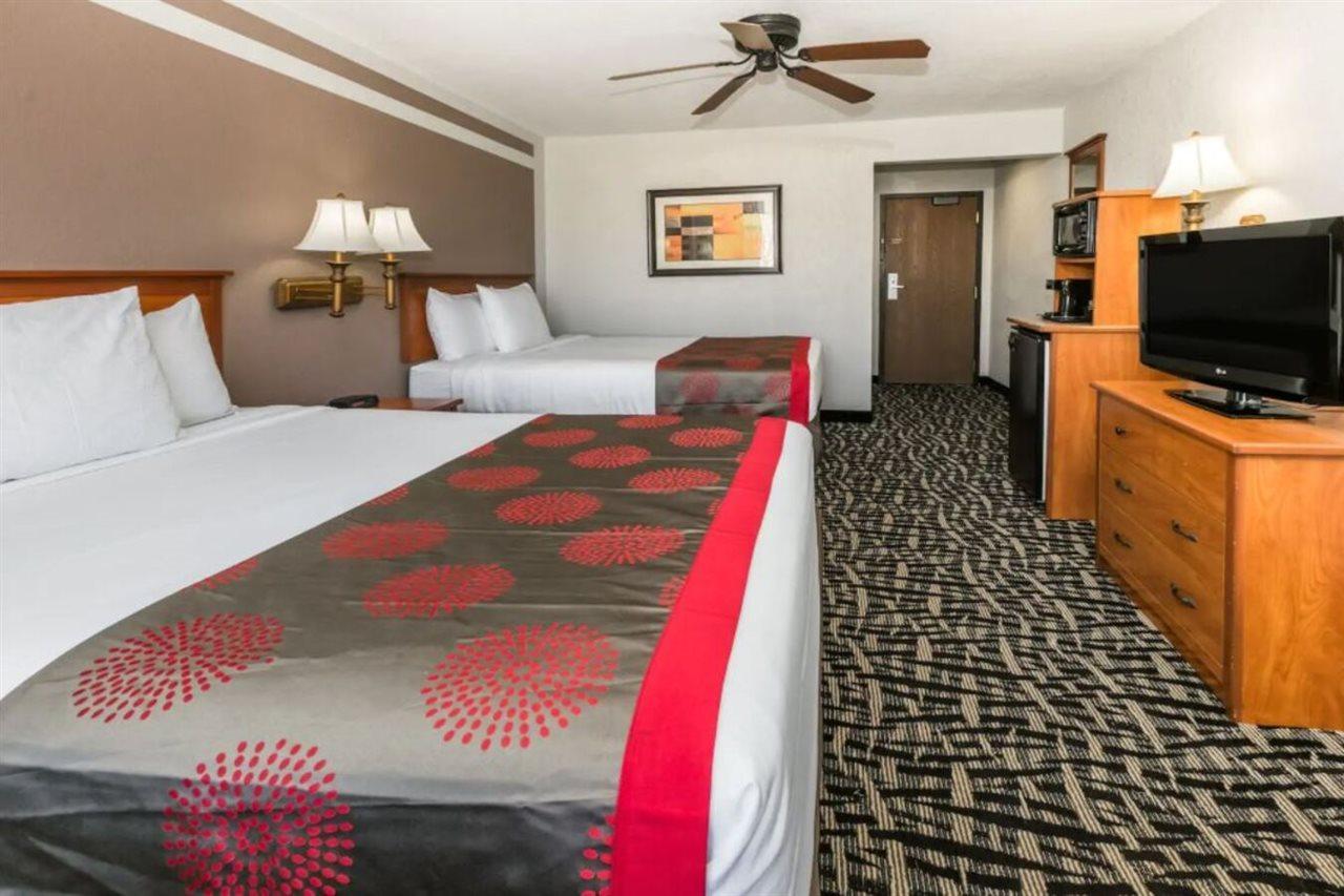 Ramada By Wyndham Oklahoma City Airport North Экстерьер фото