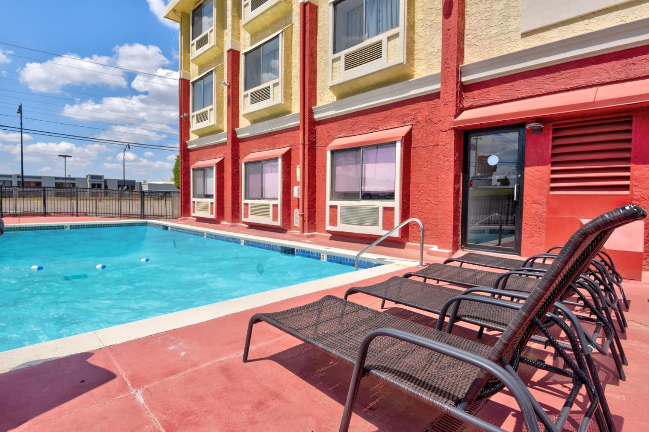 Ramada By Wyndham Oklahoma City Airport North Экстерьер фото