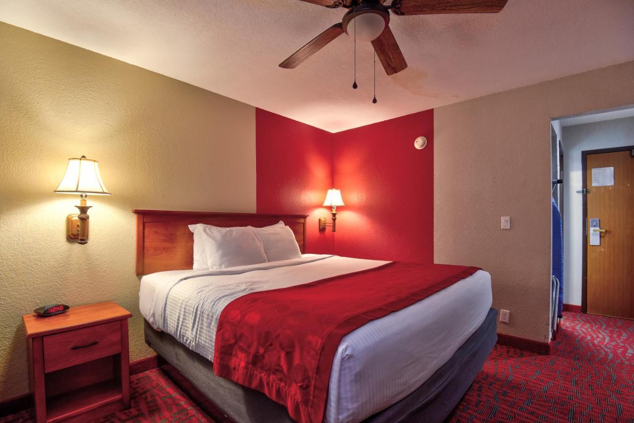 Ramada By Wyndham Oklahoma City Airport North Экстерьер фото