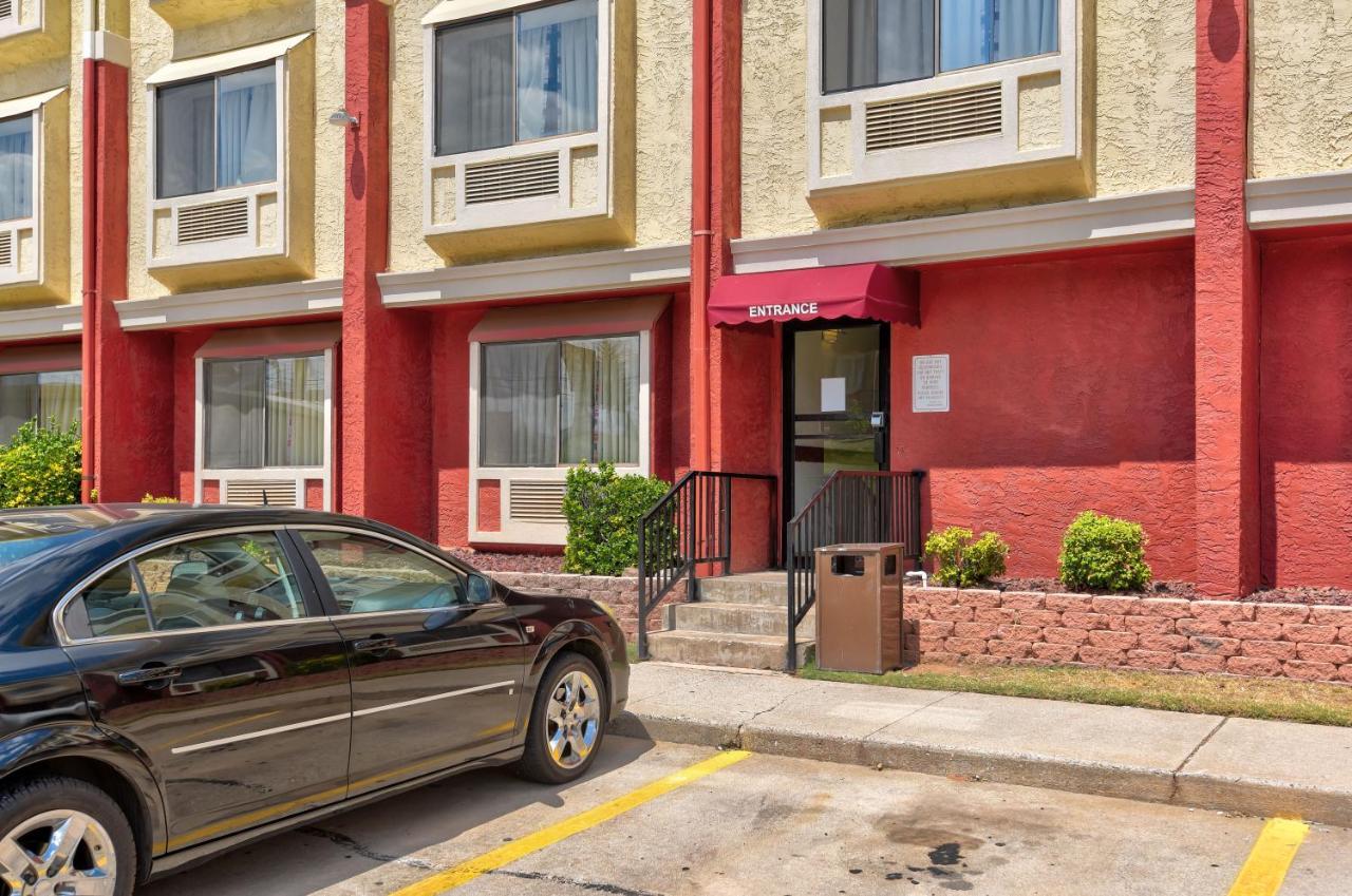Ramada By Wyndham Oklahoma City Airport North Экстерьер фото