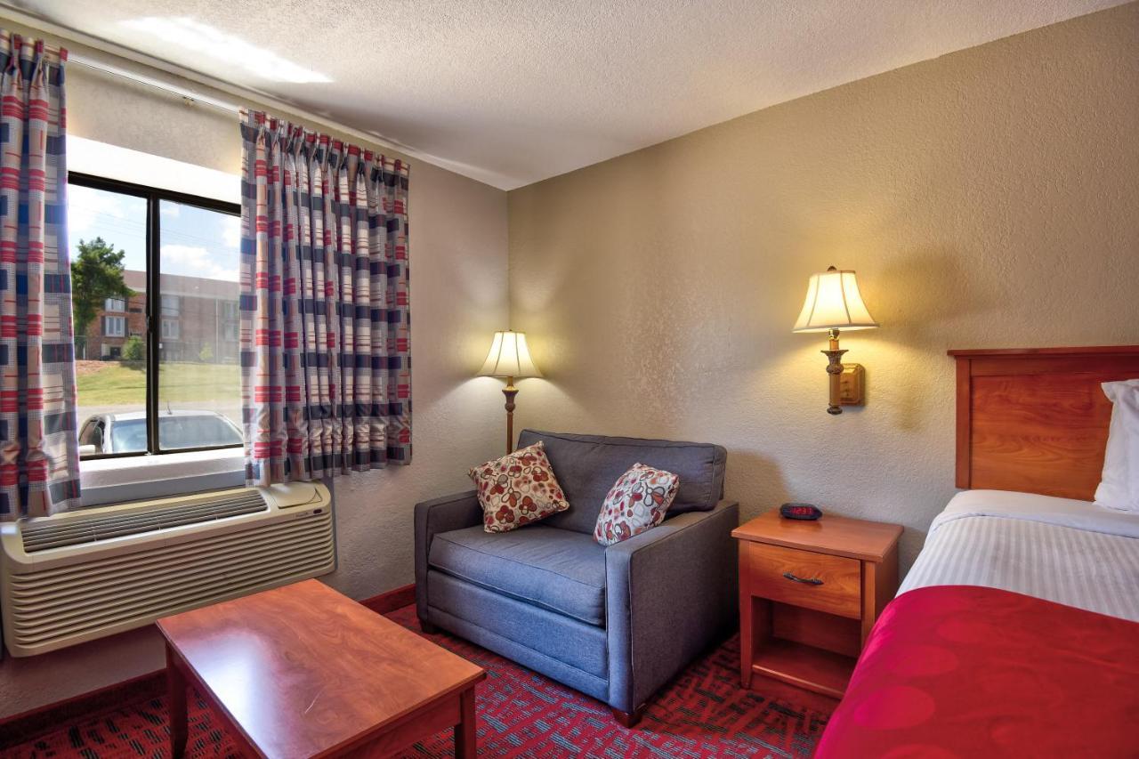 Ramada By Wyndham Oklahoma City Airport North Экстерьер фото