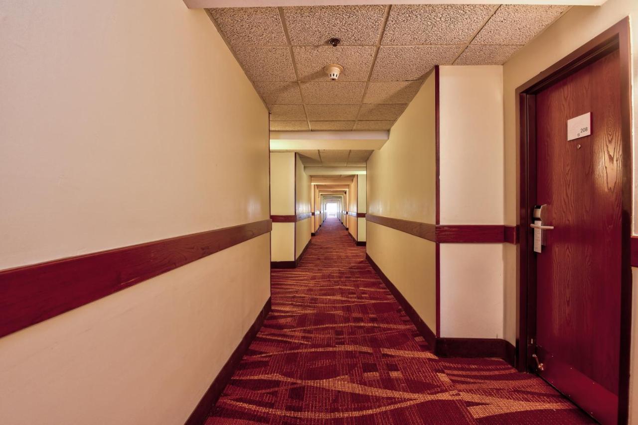 Ramada By Wyndham Oklahoma City Airport North Экстерьер фото
