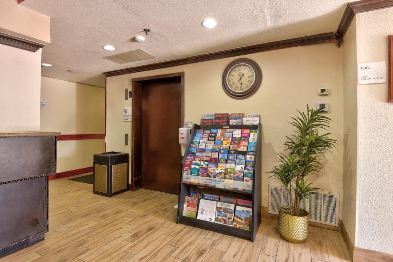 Ramada By Wyndham Oklahoma City Airport North Экстерьер фото
