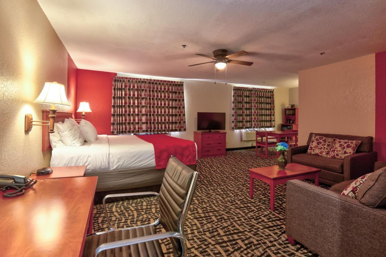 Ramada By Wyndham Oklahoma City Airport North Экстерьер фото
