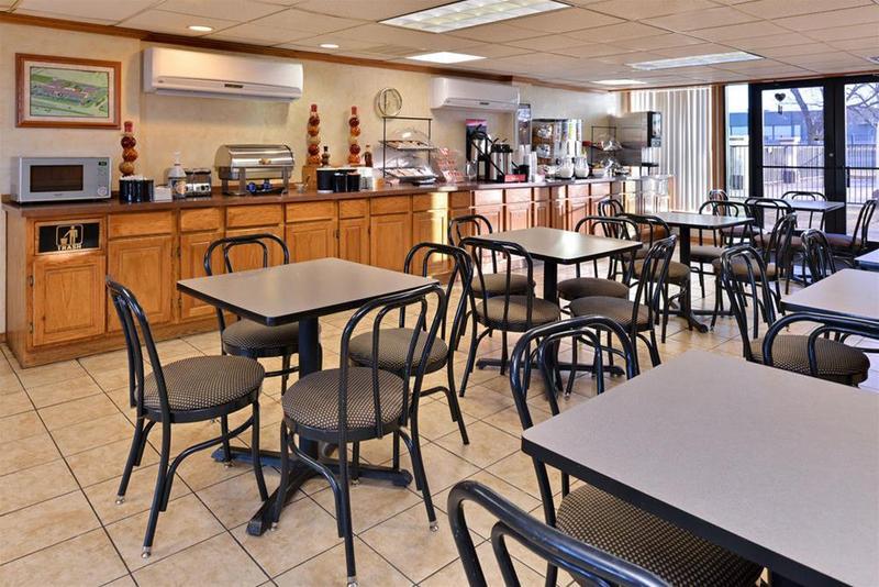 Ramada By Wyndham Oklahoma City Airport North Экстерьер фото