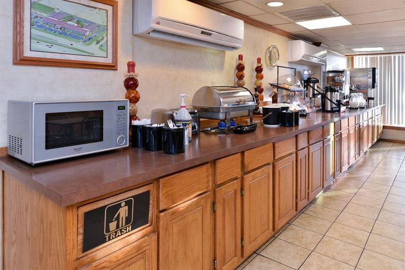 Ramada By Wyndham Oklahoma City Airport North Экстерьер фото