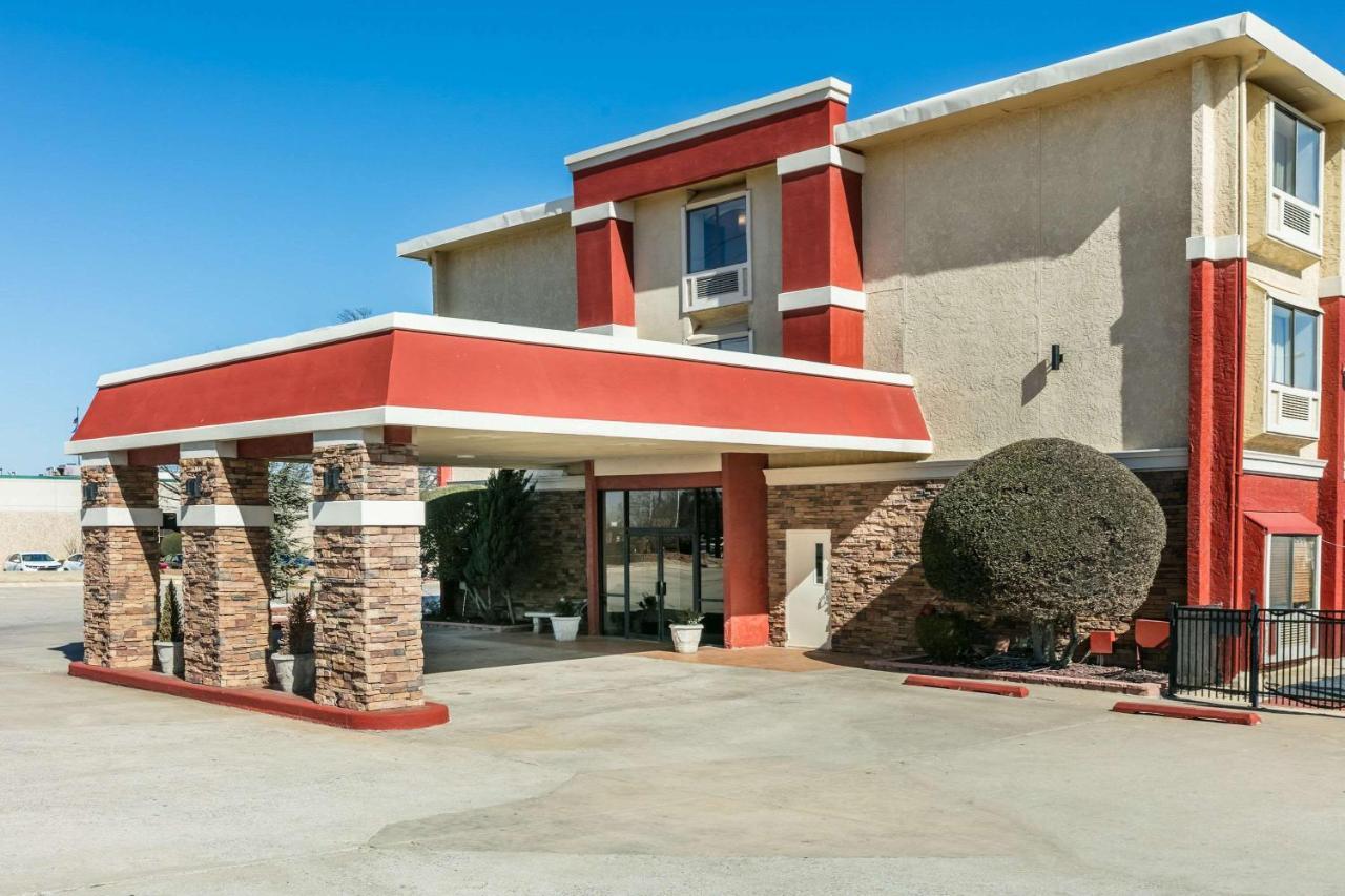 Ramada By Wyndham Oklahoma City Airport North Экстерьер фото